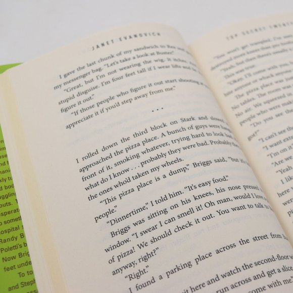 Top Secret Twenty One Janet Evanovich Stephanie Plum Novel Hardcover Dust Jacket - Picture 8 of 12